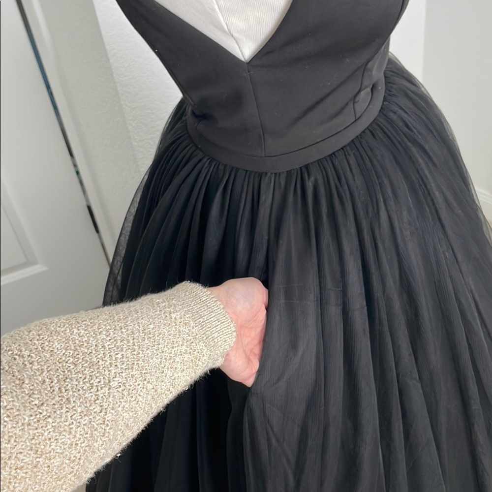 Mac Duggal Plunge Neck, Low Back Full Skirt Black Evening Gown - Picture 9 of 13